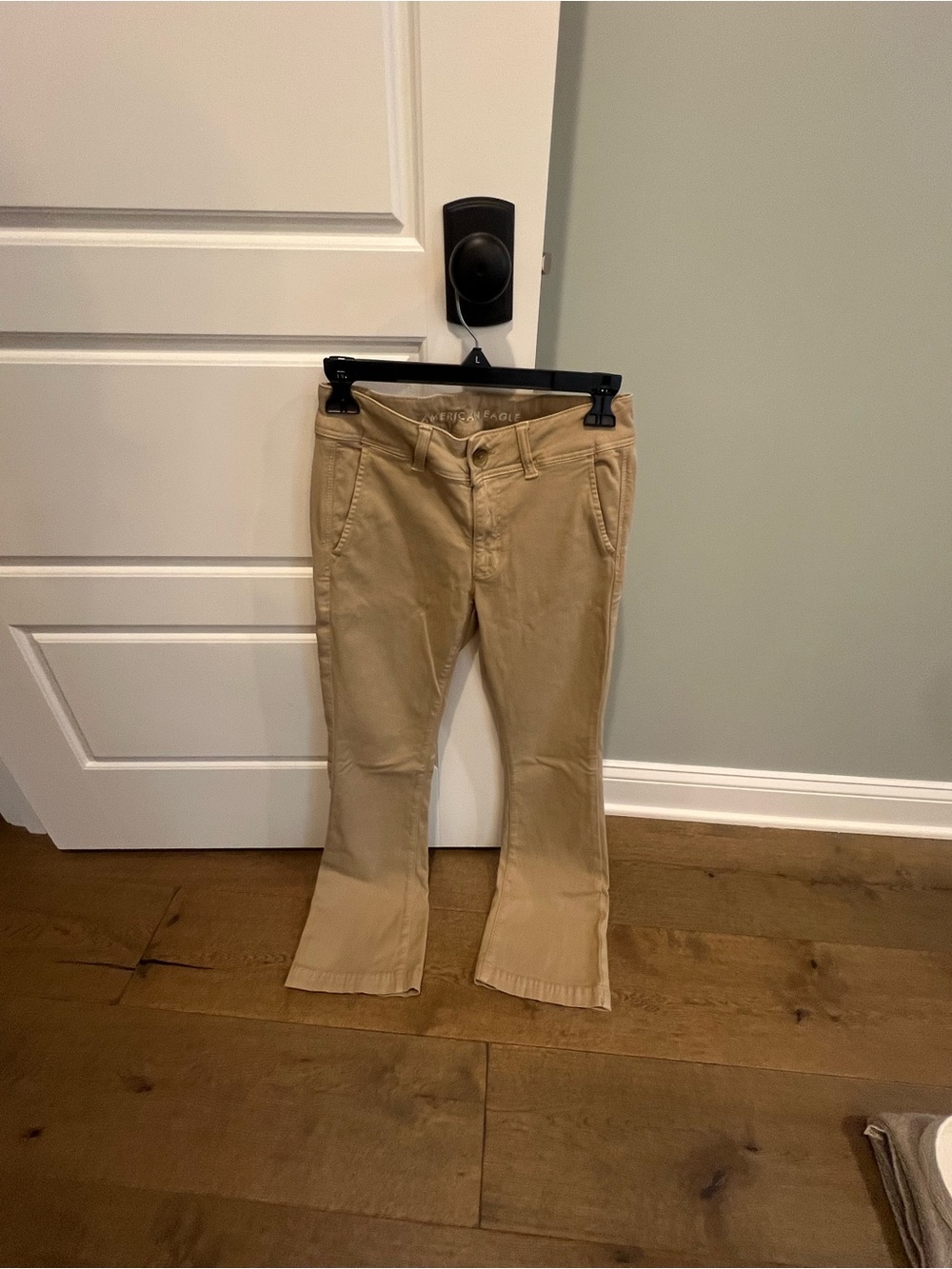 American Eagle Outfitters Women's Tan Flare Jeans size 2 Short